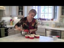 Miranda’s Gluten-Free, Grain-Free, Sugar-Free Peach Blackberry Cobbler – Video Recipe