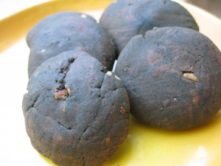 Mini Gluten-Free Cacao-Spirulina Balls